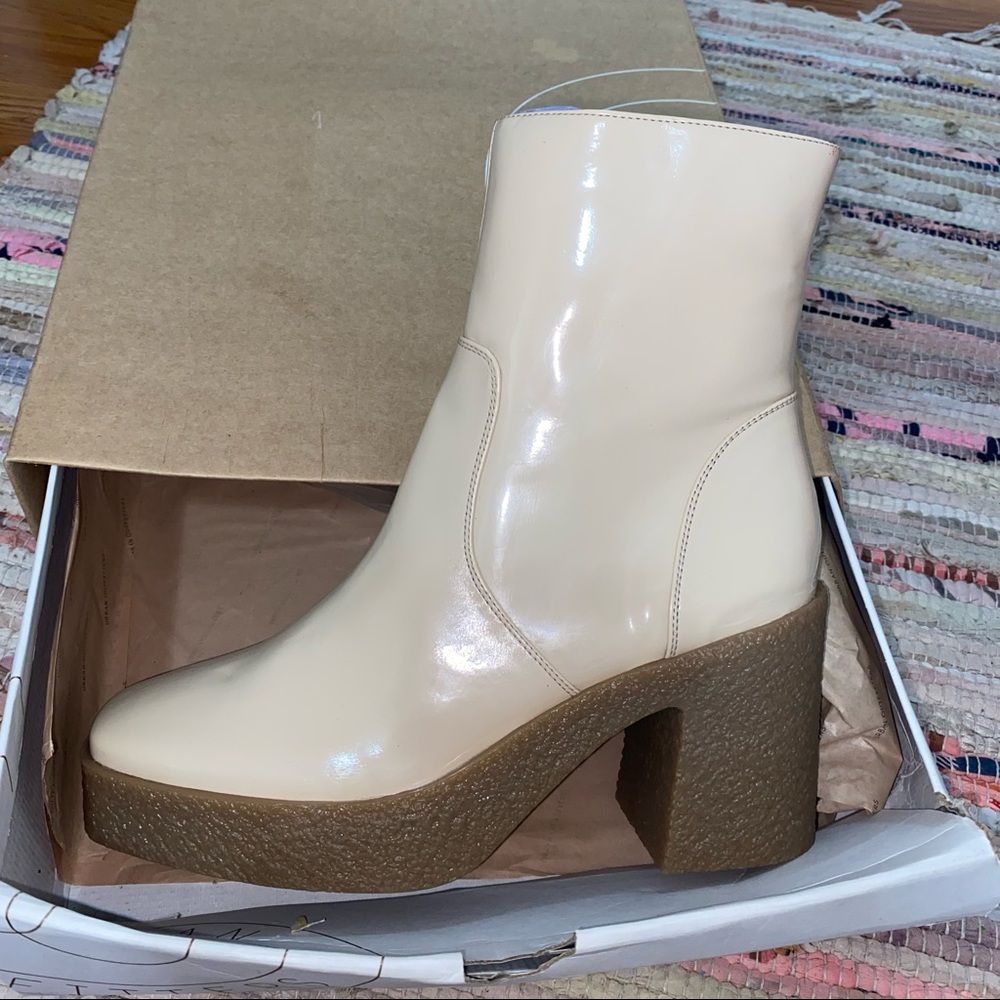 Square detail boots